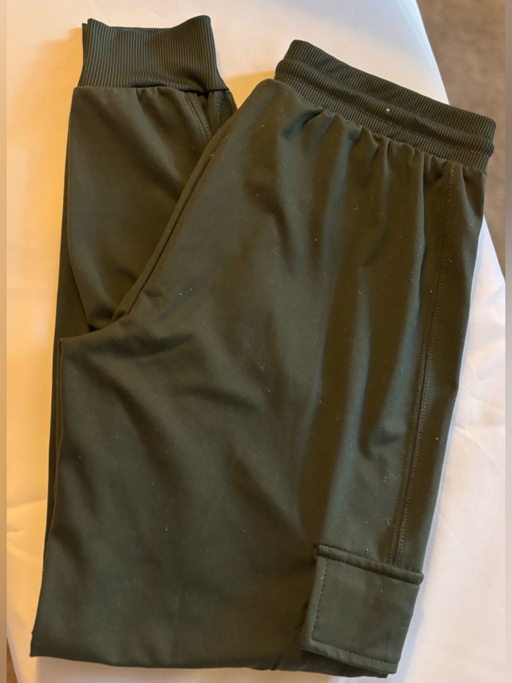 Rachel Zoe Olive Green Cargo Joggers— Size Small - Picture 8 of 9